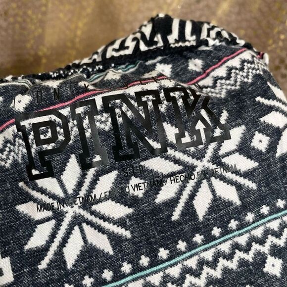 PINK Victorias Secret Black White Holiday Snowflake Pajama Pants, S NWT - Picture 6 of 6